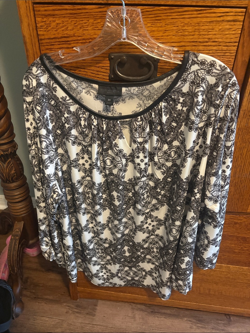 Worthington Black and White Printed Long-Sleeve Top